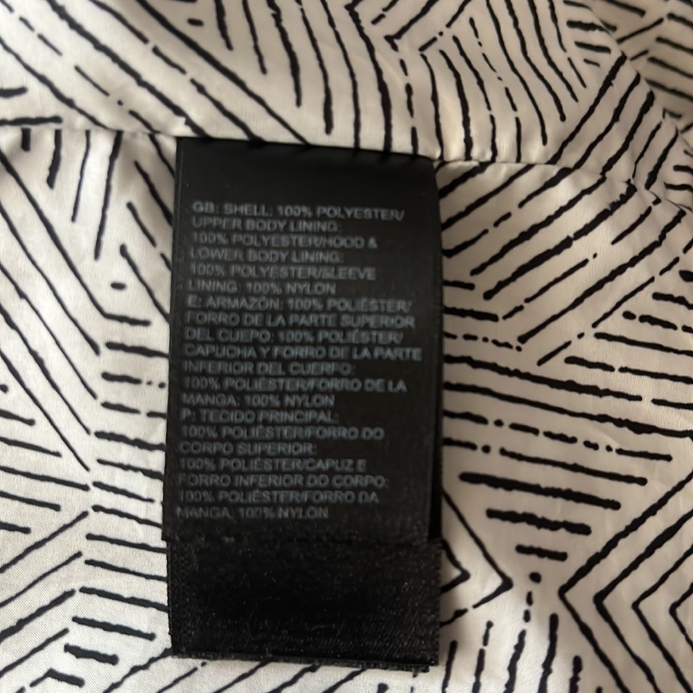 Northface rainproof jacket - Picture 10 of 10